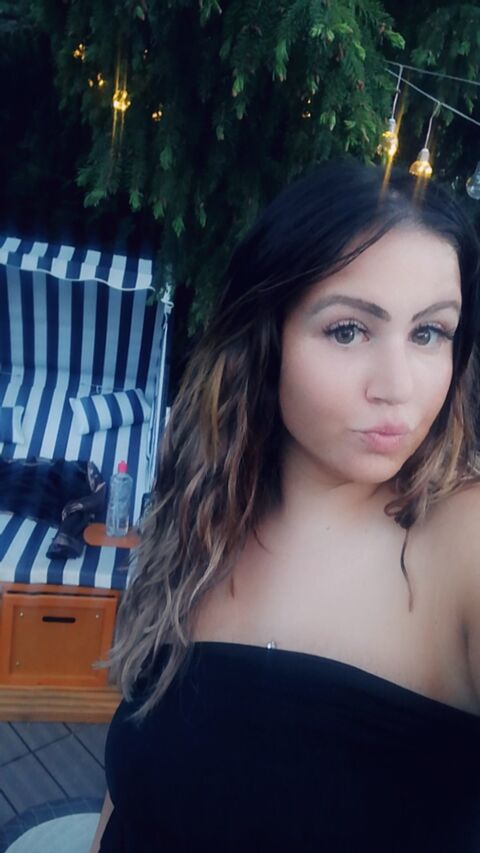 annihu OnlyFans - Free Access to 32 Videos & 49 Photos Onlyfans Free Access