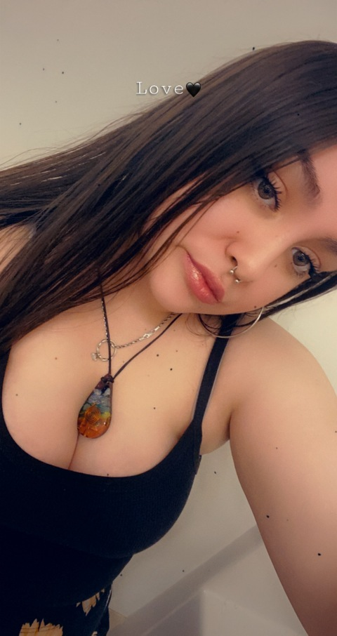 baddiee43 OnlyFans - Free Access to 32 Videos & 49 Photos Onlyfans Free Access