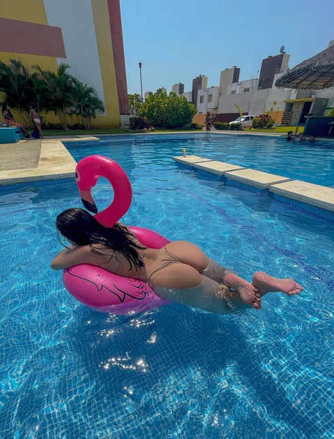 carlahardeen OnlyFans - Free Access to 100 Videos & 440 Photos Onlyfans Free Access
