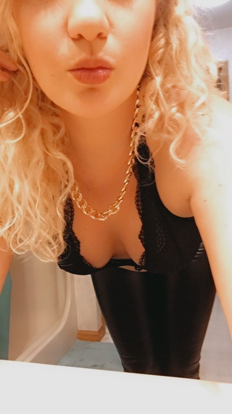 curlycurls OnlyFans - Free Access to 32 Videos & 49 Photos Onlyfans Free Access