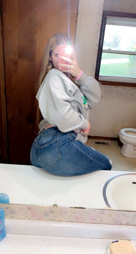 cweekz22 OnlyFans - Free Access to 32 Videos & 49 Photos Onlyfans Free Access