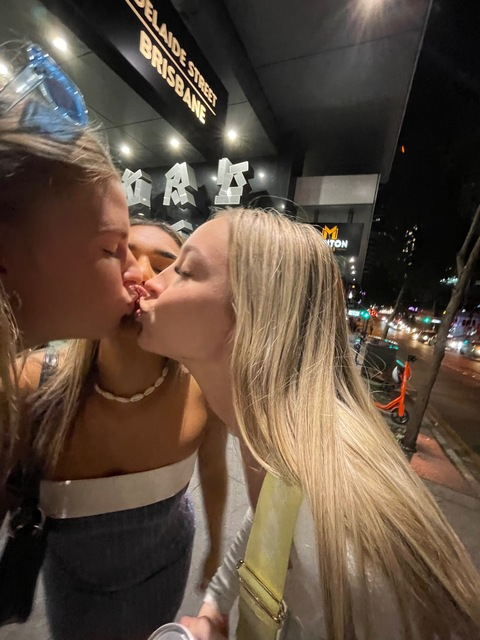 emgordon18 OnlyFans - Free Access to 32 Videos & 49 Photos Onlyfans Free Access