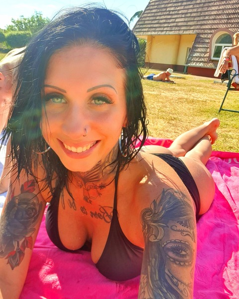 evelyn_1993 OnlyFans - Free Access to 32 Videos & 49 Photos Onlyfans Free Access