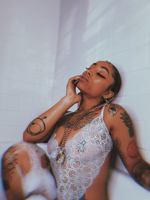 helloomcfly OnlyFans - Free Access to 32 Videos & 49 Photos Onlyfans Free Access