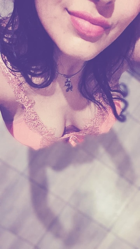 iselem OnlyFans - Free Access to 32 Videos & 266 Photos Onlyfans Free Access