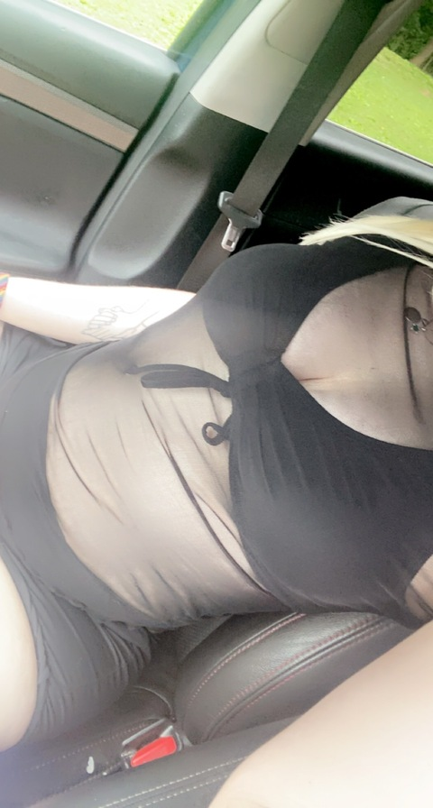 itzzonlymb OnlyFans - Free Access to 32 Videos & 49 Photos Onlyfans Free Access