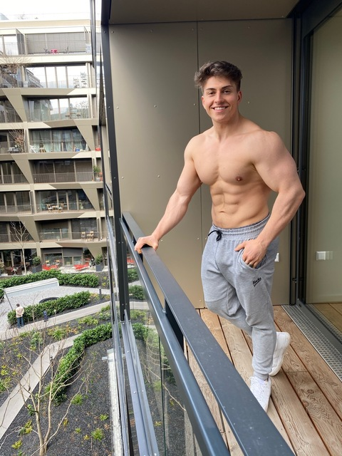 johnymuenster OnlyFans - Free Access to 32 Videos & 49 Photos Onlyfans Free Access