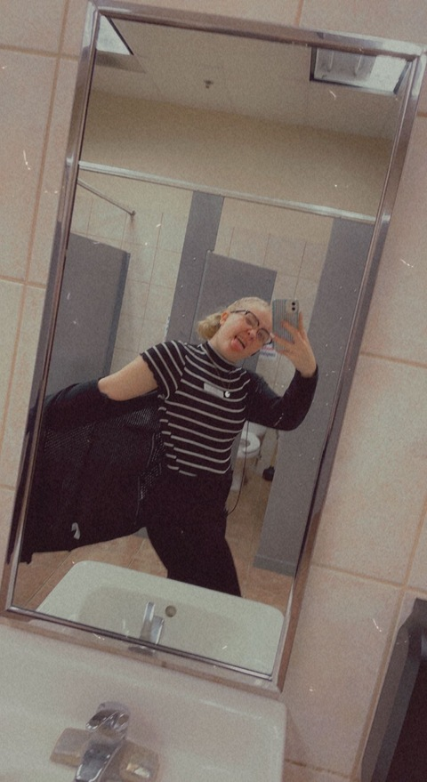 kyjoooooo OnlyFans - Free Access to 32 Videos & 49 Photos Onlyfans Free Access