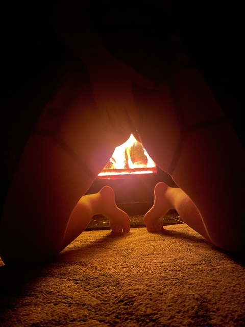 littlearies2 OnlyFans - Free Access to 32 Videos & 49 Photos Onlyfans Free Access