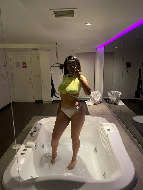 lluvia420 OnlyFans - Free Access to 32 Videos & 49 Photos Onlyfans Free Access