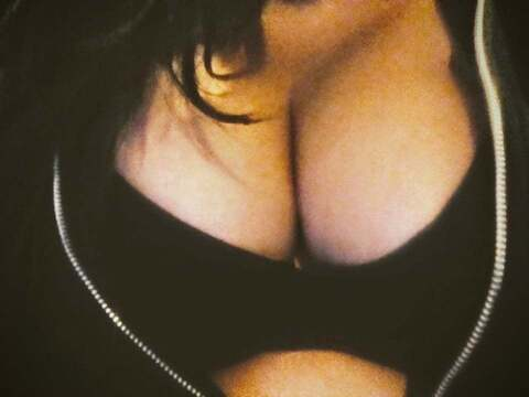 menosnormal OnlyFans - Free Access to 32 Videos & 49 Photos Onlyfans Free Access