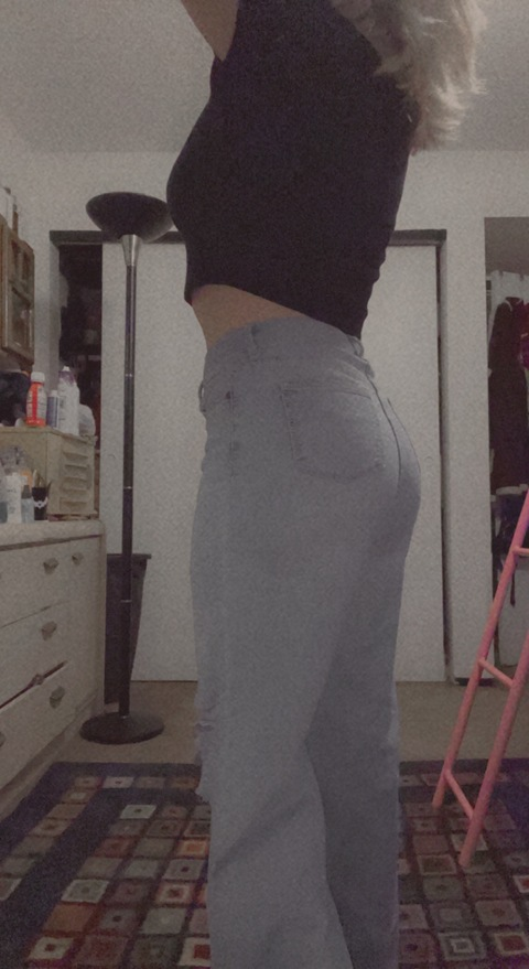 miapeaches98 OnlyFans - Free Access to 32 Videos & 49 Photos Onlyfans Free Access