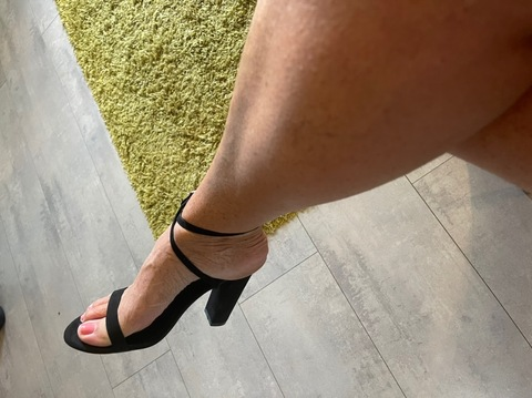 missbrittsunivers OnlyFans - Free Access to 32 Videos & 49 Photos Onlyfans Free Access