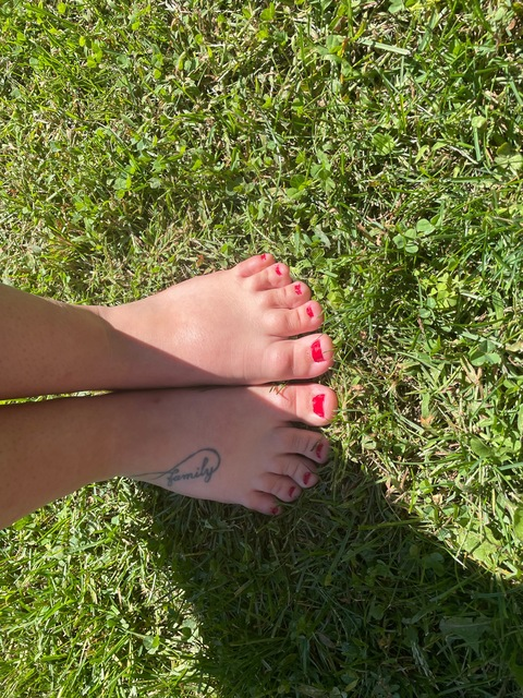 missfeetyxo OnlyFans - Free Access to 32 Videos & 49 Photos Onlyfans Free Access