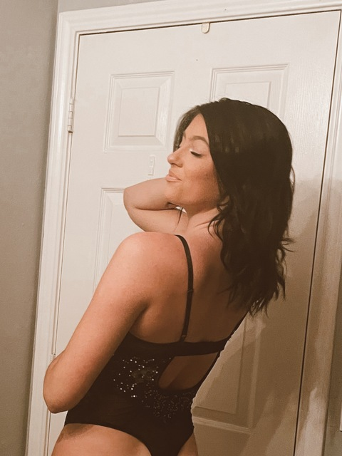 mollybeth16 OnlyFans - Free Access to 32 Videos & 49 Photos Onlyfans Free Access