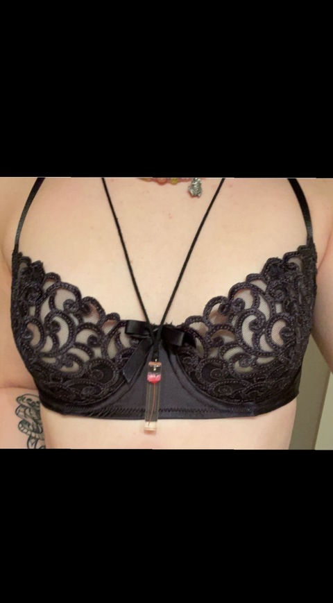 roseystoney OnlyFans - Free Access to 32 Videos & 49 Photos Onlyfans Free Access