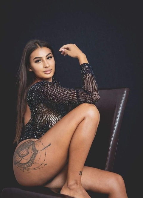 roxet044 OnlyFans - Free Access to 32 Videos & 49 Photos Onlyfans Free Access