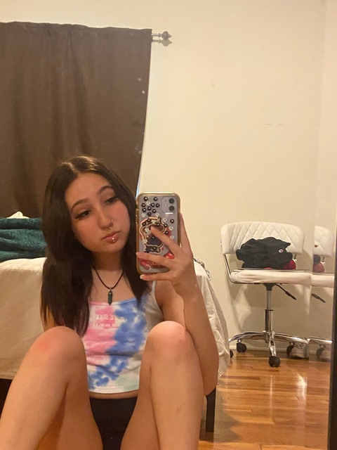 s4mmy33 OnlyFans - Free Access to 32 Videos & 49 Photos Onlyfans Free Access