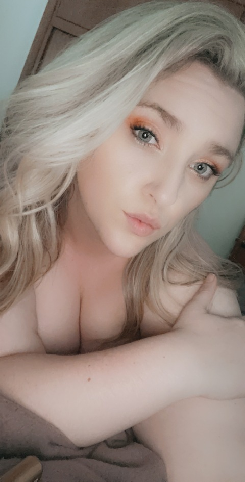 smokinnblondie OnlyFans - Free Access to 32 Videos & 49 Photos Onlyfans Free Access