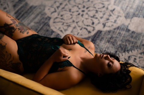 tattooedmomnextdoor OnlyFans - Free Access to 32 Videos & 49 Photos Onlyfans Free Access