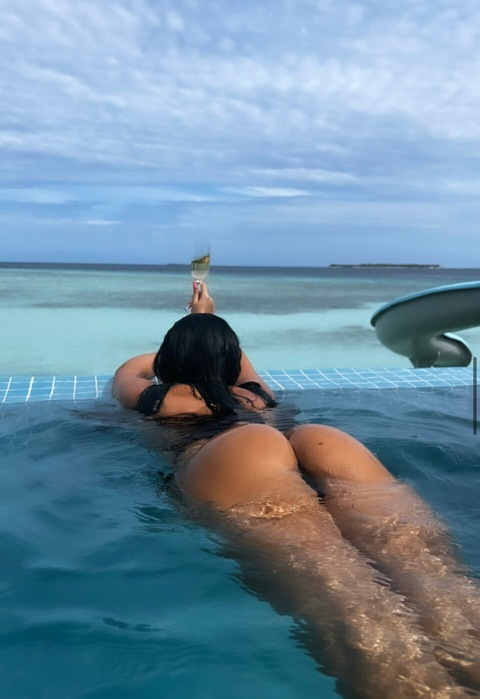 theress1ta OnlyFans - Free Access to 32 Videos & 189 Photos Onlyfans Free Access