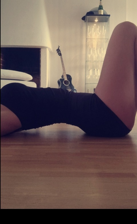 trixieb-319 OnlyFans - Free Access to 32 Videos & 49 Photos Onlyfans Free Access