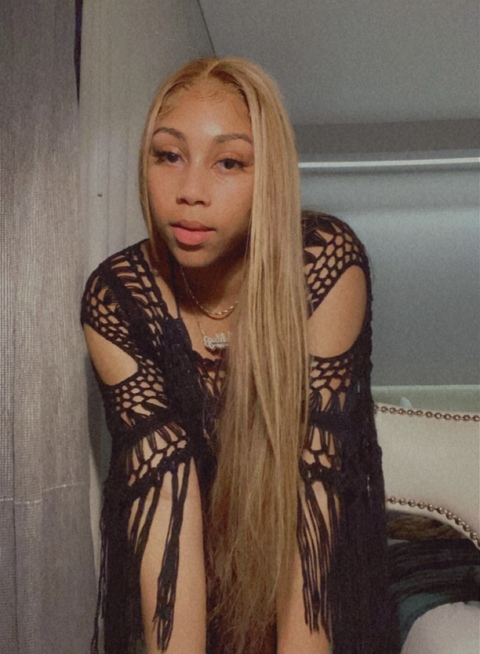 u140857915 OnlyFans - Free Access to 32 Videos & 49 Photos Onlyfans Free Access