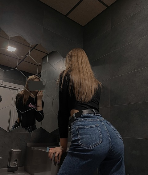 u212251139 OnlyFans - Free Access to 32 Videos & 49 Photos Onlyfans Free Access