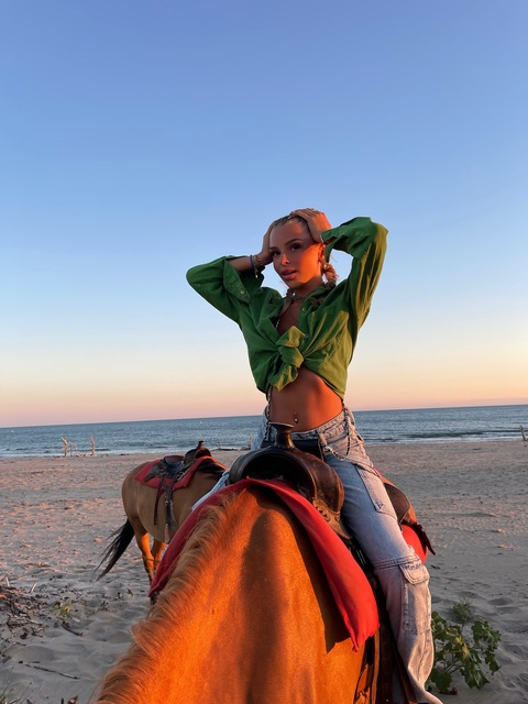 u264170206 OnlyFans - Free Access to 32 Videos & 49 Photos Onlyfans Free Access