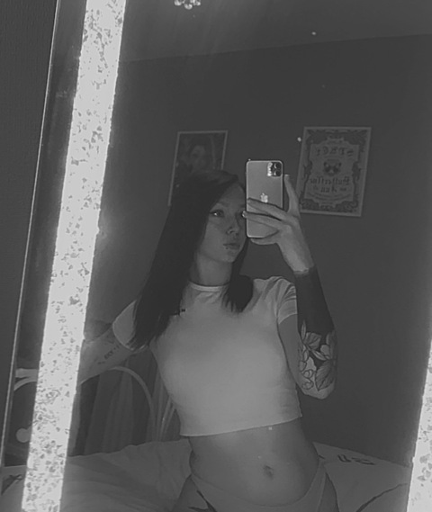 u267429956 OnlyFans - Free Access to 32 Videos & 49 Photos Onlyfans Free Access