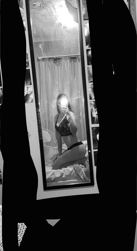 u270835611 OnlyFans - Free Access to 32 Videos & 49 Photos Onlyfans Free Access