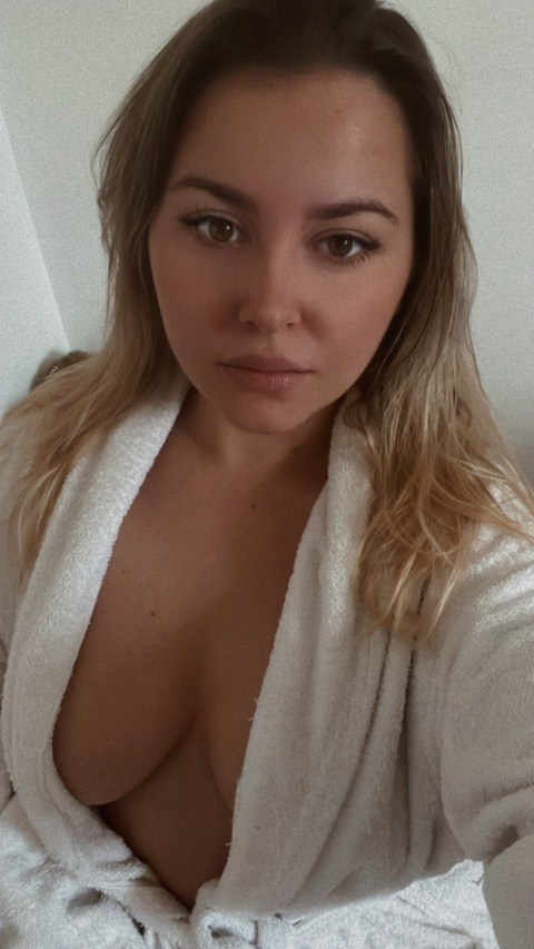 u285455746 OnlyFans - Free Access to 32 Videos & 49 Photos Onlyfans Free Access