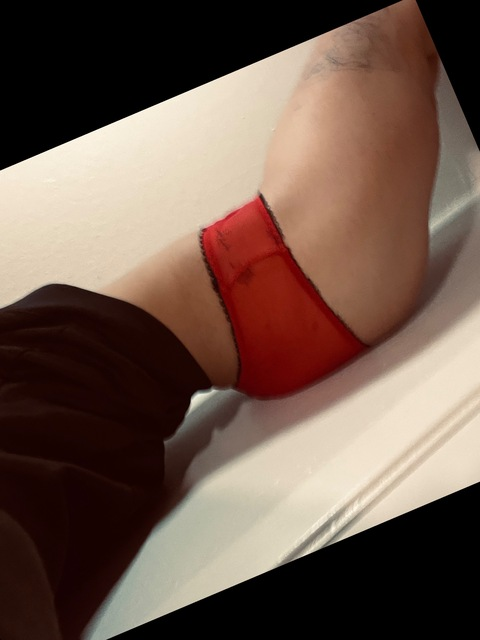 urluv.xo OnlyFans - Free Access to 32 Videos & 49 Photos Onlyfans Free Access