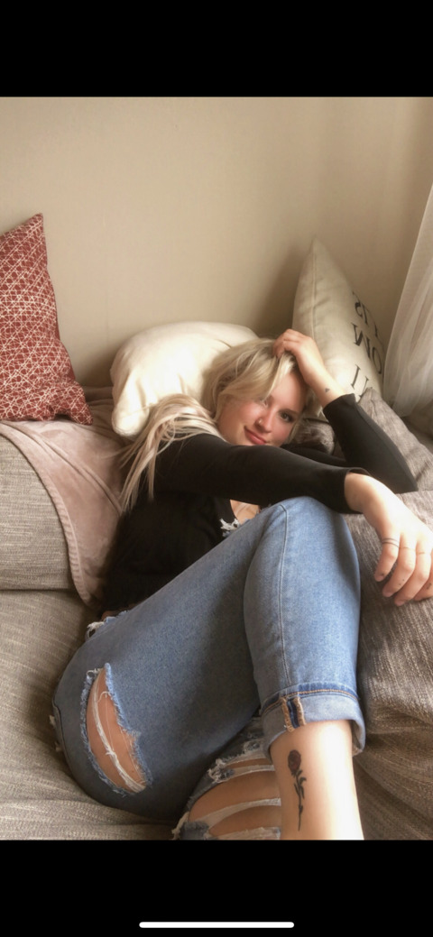 uthere22 OnlyFans - Free Access to 32 Videos & 49 Photos Onlyfans Free Access