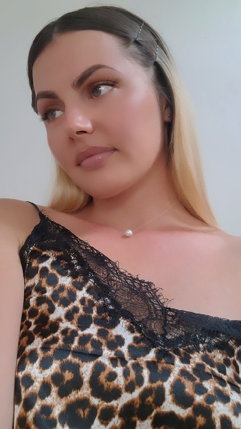 valerica_zarafa OnlyFans - Free Access to 32 Videos & 49 Photos Onlyfans Free Access