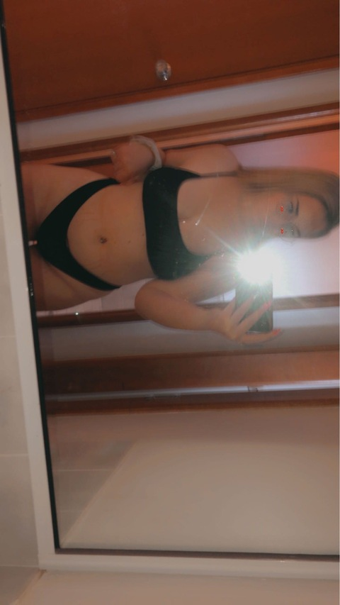 veejane.xo OnlyFans - Free Access to 32 Videos & 49 Photos Onlyfans Free Access