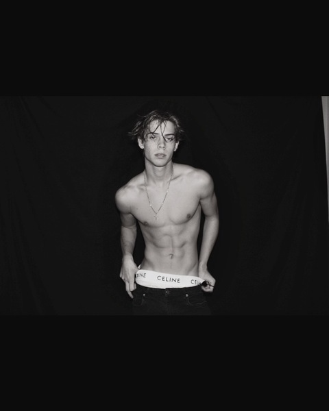 waudaslong OnlyFans - Free Access to 32 Videos & 49 Photos Onlyfans Free Access