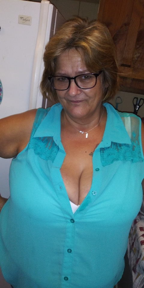 wrapitaround OnlyFans - Free Access to 32 Videos & 49 Photos Onlyfans Free Access