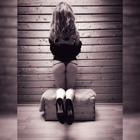 xandraprinz123 OnlyFans - Free Access to 32 Videos & 49 Photos Onlyfans Free Access