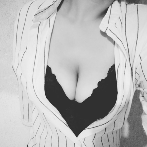 yleni OnlyFans - Free Access to 32 Videos & 49 Photos Onlyfans Free Access