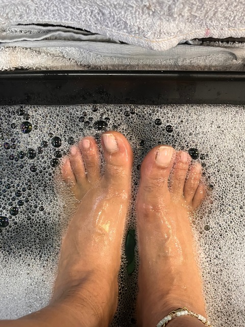 zoecfoothoncho OnlyFans - Free Access to 32 Videos & 49 Photos Onlyfans Free Access