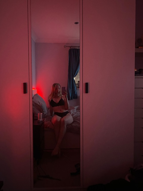 zoelily1010 OnlyFans - Free Access to 32 Videos & 49 Photos Onlyfans Free Access